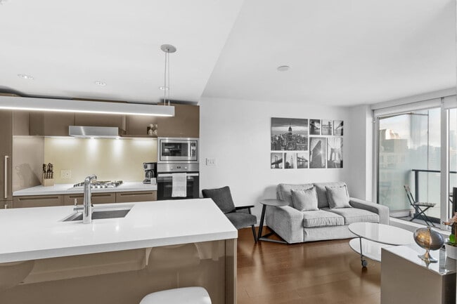 Building Photo - 777 Richards St Unit SI ID1511807P