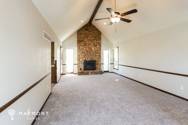 Photo - 912 NW 41 St