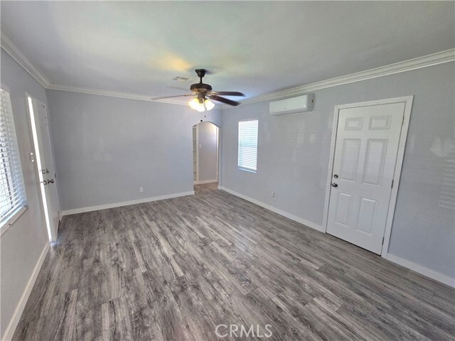 Photo - 751 E J St