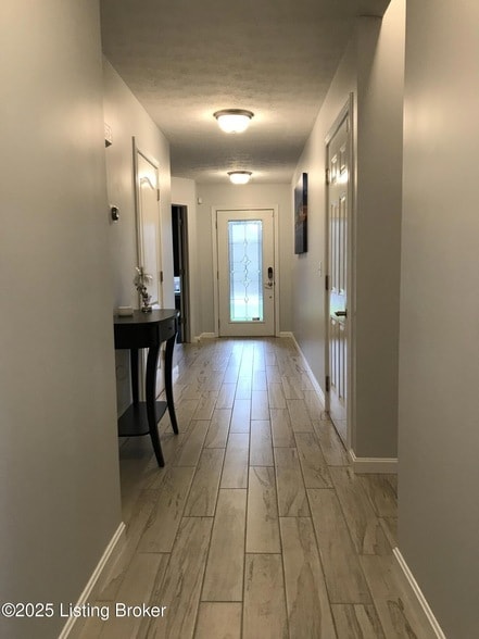 Photo - 620 W Utica St