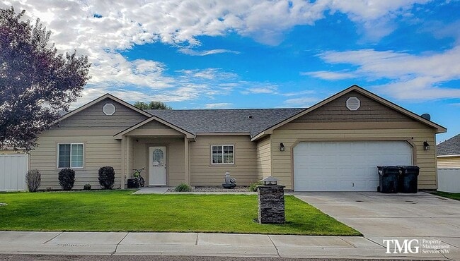 3BD Ranch in Desirable Pasco Neighborhood - 3BD Ranch in Desirable Pasco Neighborhood