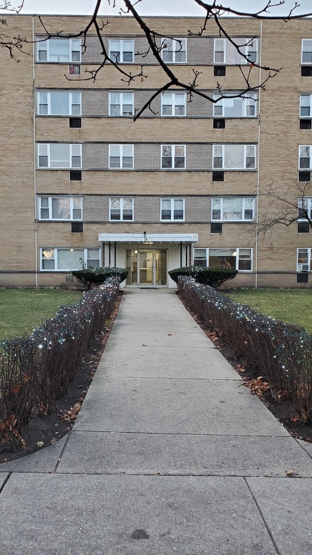 Building Photo - 6160 N Damen Ave Unit 509 Rental