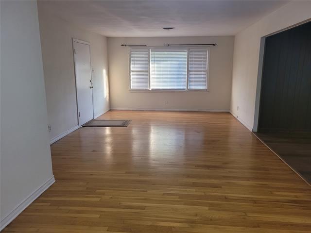 Photo - 2953 Primrose Ln