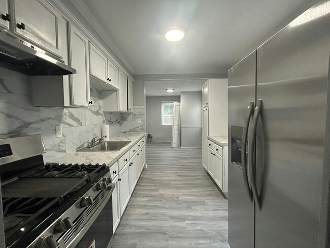 Photo - 25511 Pennie St