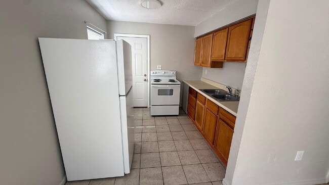 Photo - 404 Peters St