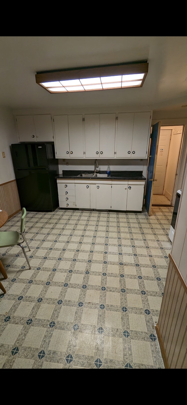 Photo - 1037 25th St Unit 3 Bed Apartment Lower