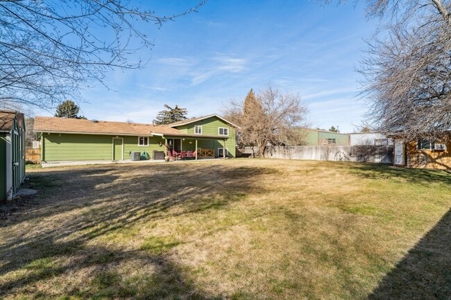 Photo - 420 S Five Mile Rd