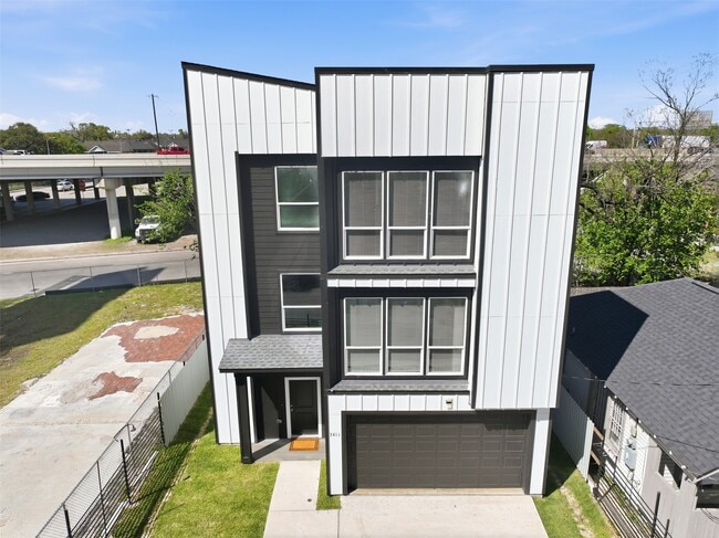 Photo - 3411 Nance St