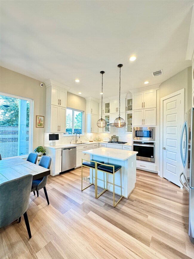 Photo - 3110 Meadow Maker Ln