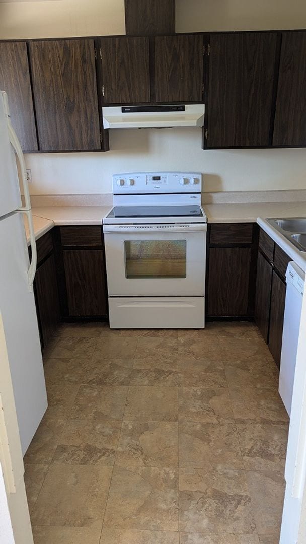 Photo - Bright & Spacious 2 Bed with Balcony in Prime Location