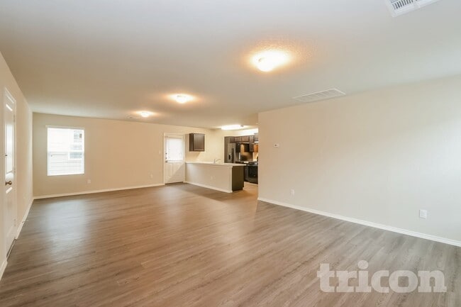 Photo - 9726 Marbach Gdn