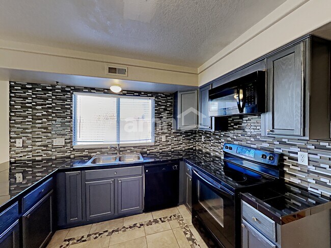 21499 E 41st Pl
