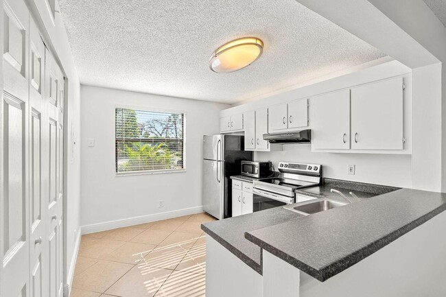 Photo - 5701 Riverside Dr Unidad 106b6