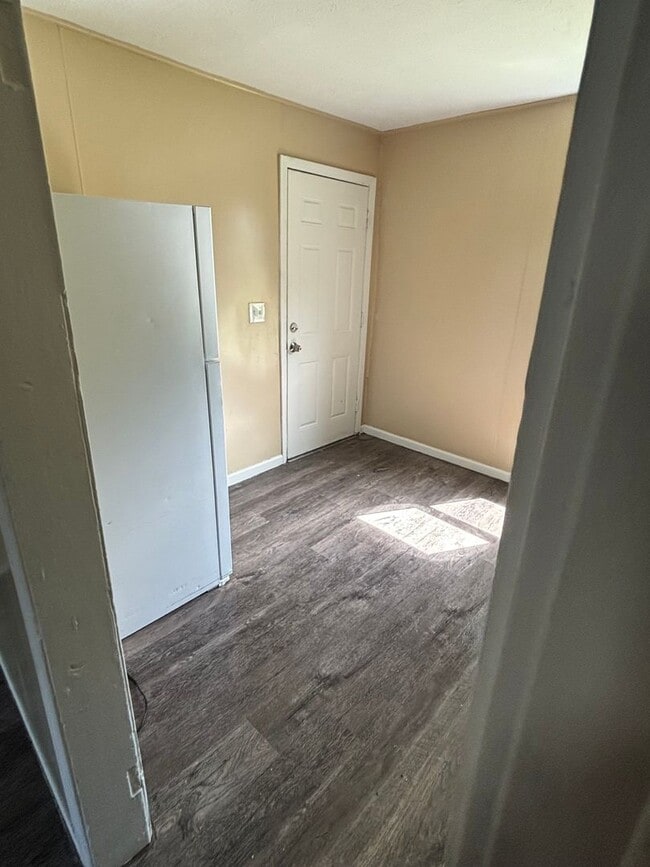 Photo - section 8 welcome, 4 bedroom, 1 bathroom s...