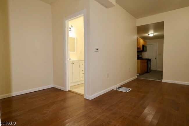 Photo - 89 Cutler St Unit 1