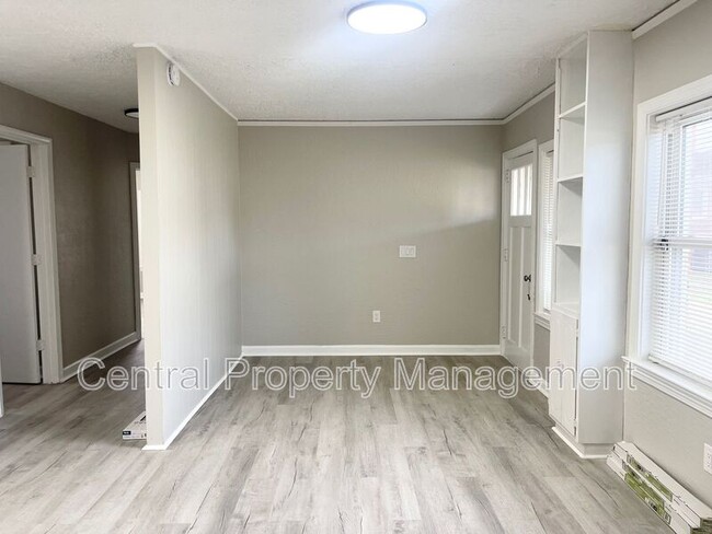 Photo - 904 E Georgia Rd