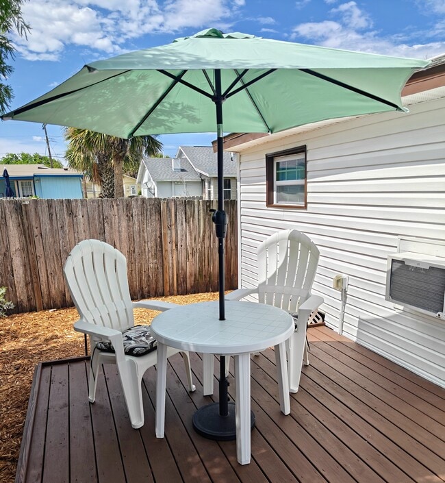331 Woodland Ave Unit Private Beachside Cottage