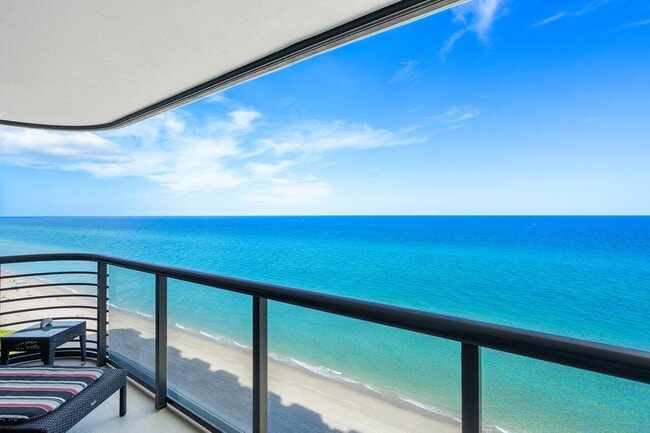 Building Photo - 250 S Ocean Blvd Unit 11c Rental