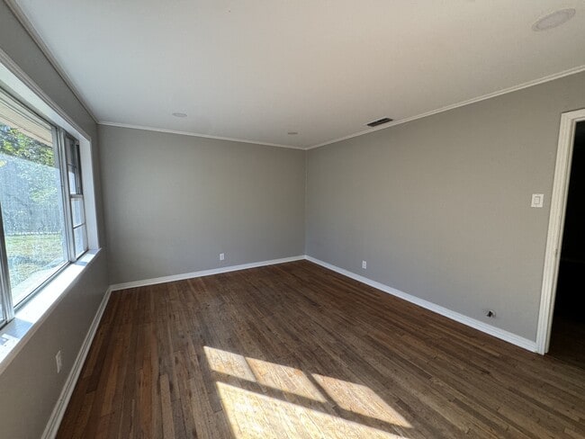 Photo - 1019 Brooksy St