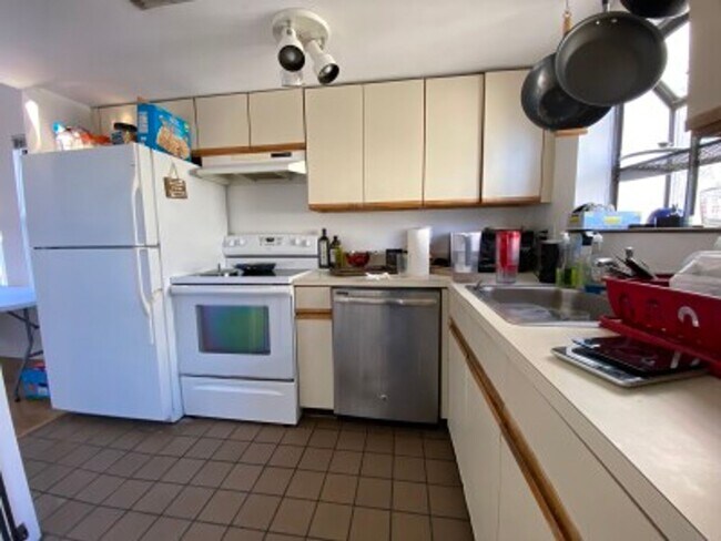 Photo - Fantastic Allston Penthouse 2 Bed on Brainerd Rd for September 1st. Private Roof Deck. NO BROKE...