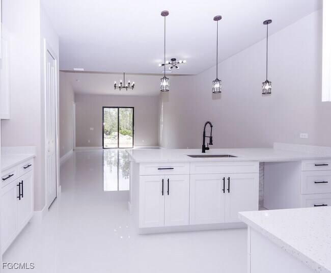 Photo - 219 Greenbriar Blvd