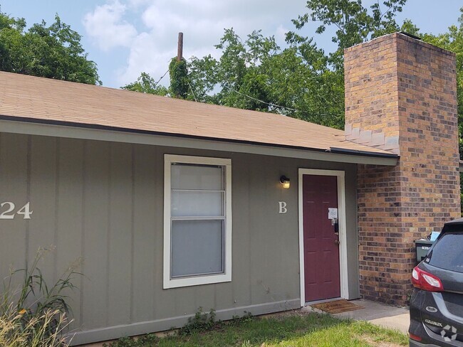 Building Photo - 624 Mill St Unit 624B Rental