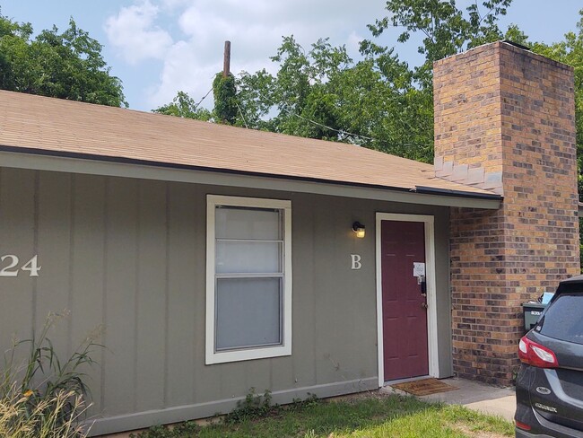 Building Photo - 624 Mill St Unit 624B Rental