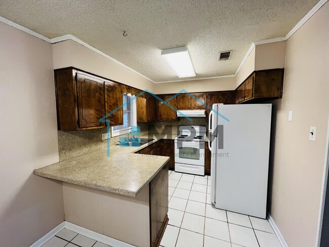 Photo - 105 Hilltop Dr