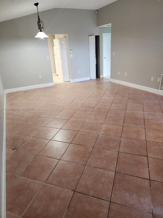 Photo - 10521 SW 207th St