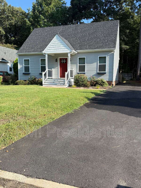 13702 Danbury Dr