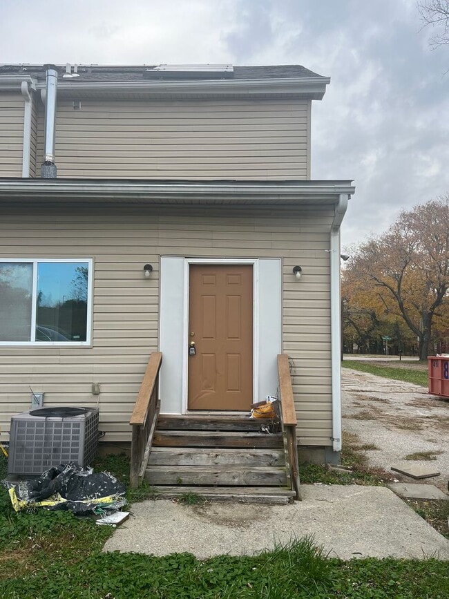 Building Photo - 4200 Deer Park Rd Unit 2