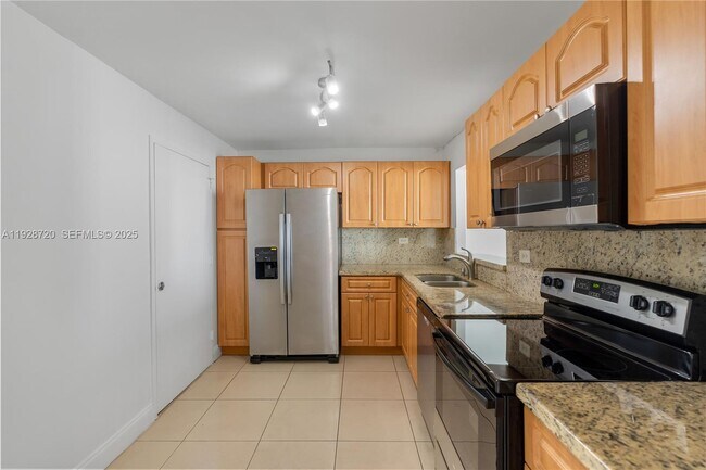 Photo - 7135 Collins Ave Unit 613