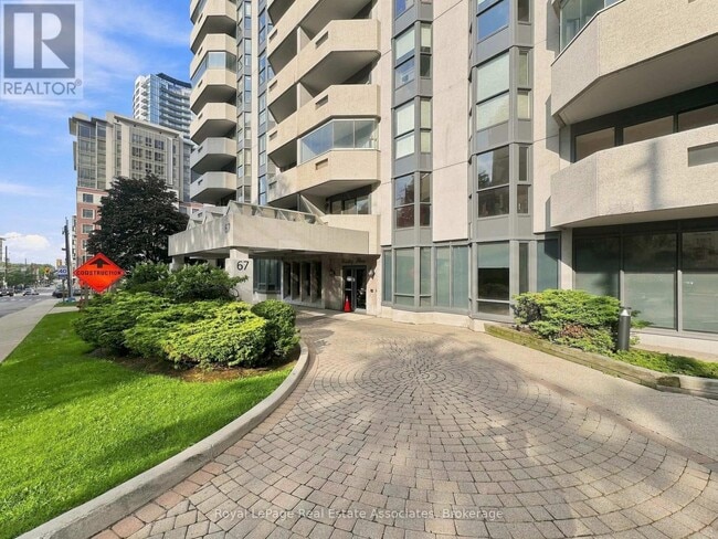 Photo - 67 Caroline St S Unit 13E