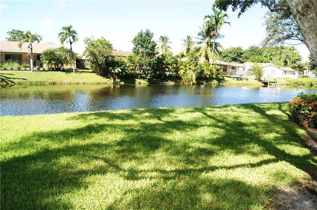 3781 Cocoplum Cir Unidad 3579