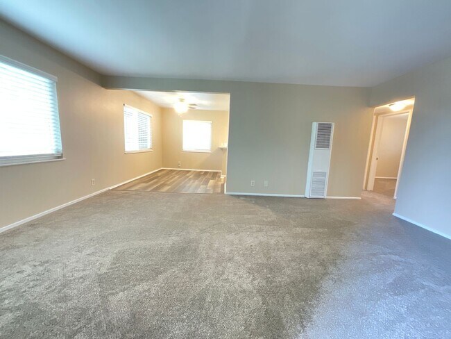 Photo - rosewood2502 Unit D