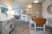 2HAB, 2BA - The District de Yosemite - 1.188 ft² - Comedor