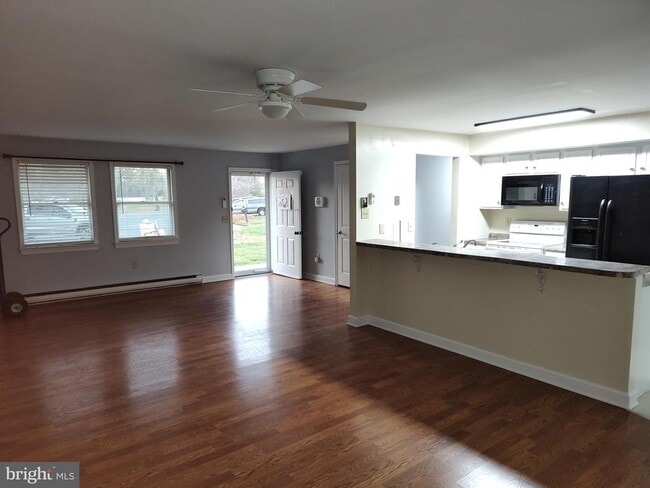 Photo - 8566 Dyott Ct