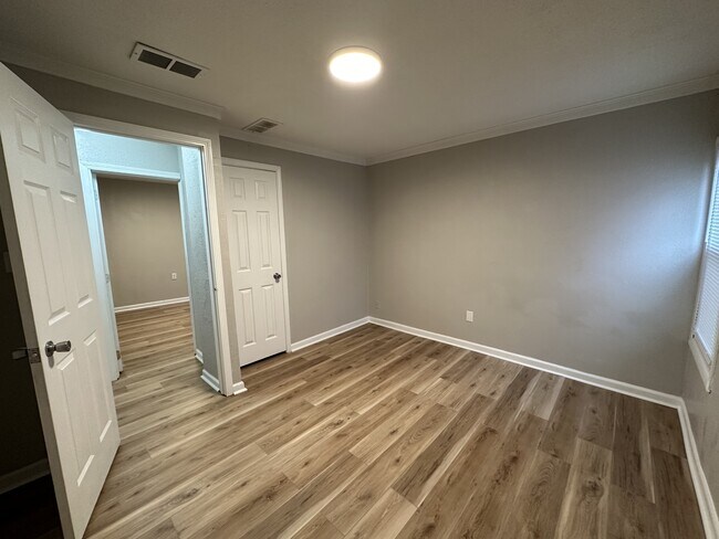 Photo - 948 Ramona Terrace