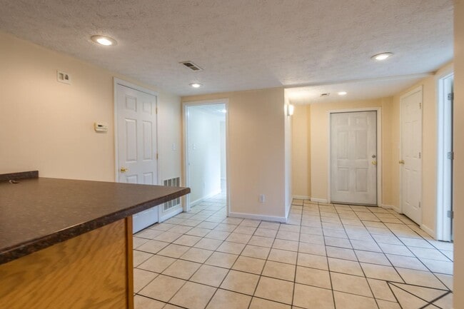 Photo - 1218 N College Ave Unidad B