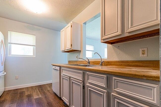 Photo - 314 Normagene St