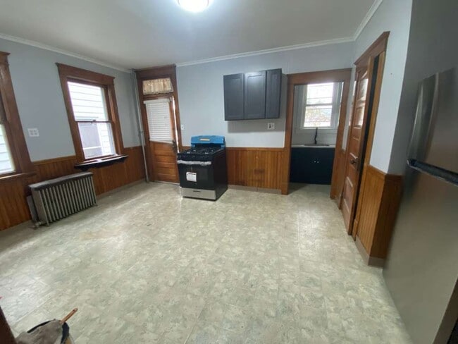 Photo - 590 N Franklin St