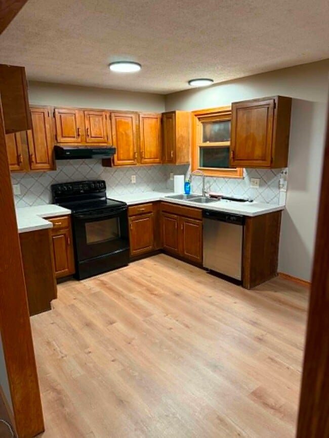 Photo - 208 N Marlen Ct