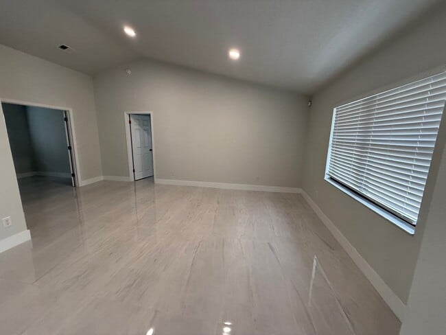 Photo - 3/2 plus office-Windermere Home