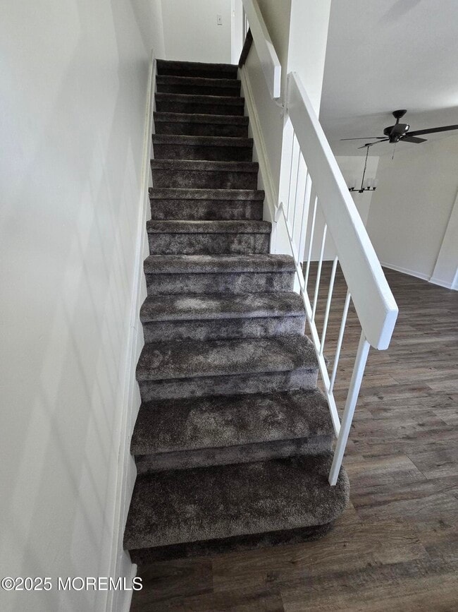Photo - 140 Primrose Ln