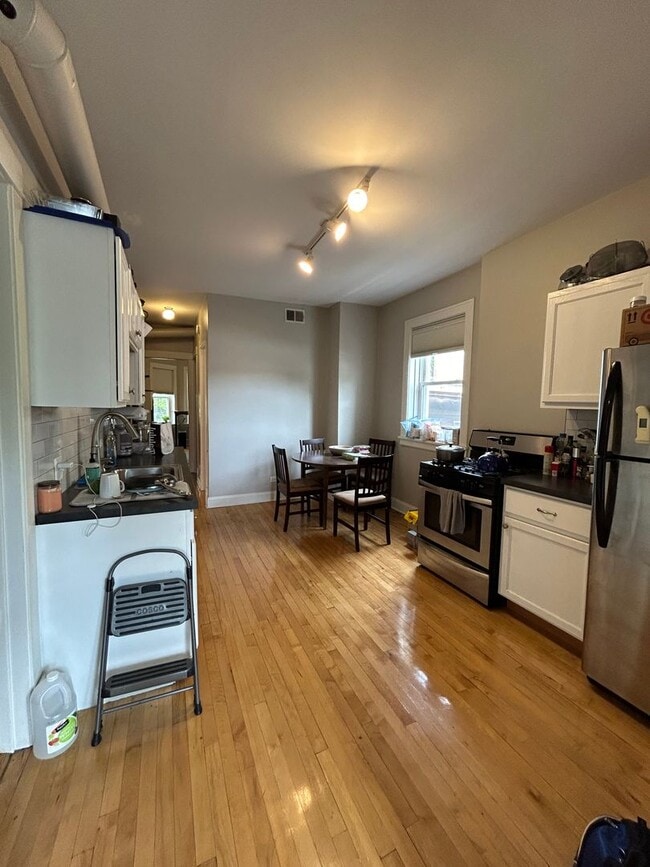 Photo - 1410 W Ohio St Unit 2