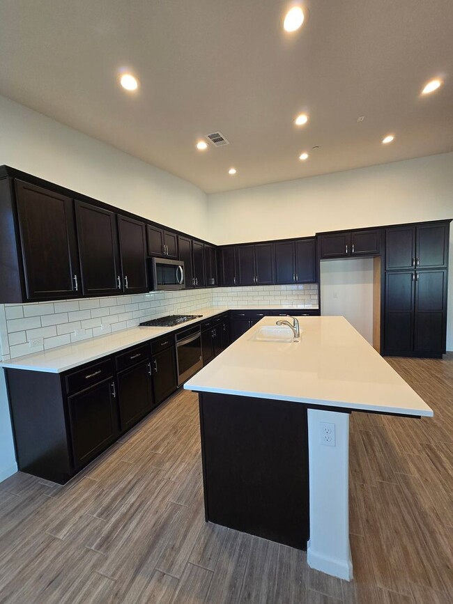 Photo - HIGHGATE 3 BED 2 BATH HOUSE RENTAL