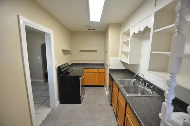 Photo - 119 N Longfellow Blvd