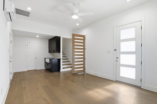 Photo - 2825 Townsend Dr