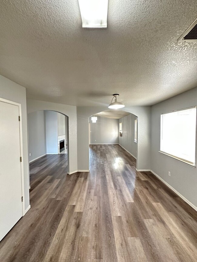 Photo - Spacious and Stylish 3 Bedroom Home in a P...
