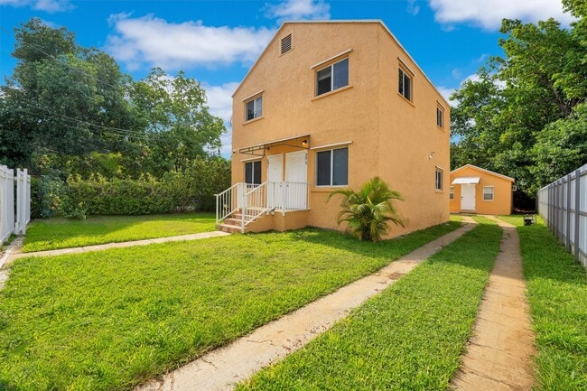 Building Photo - 275 NW 81st St. Unit REAR-REAR Rental